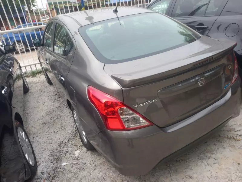 Nissan Versa   - 2015