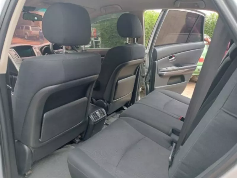 Toyota Harrier   - 2012