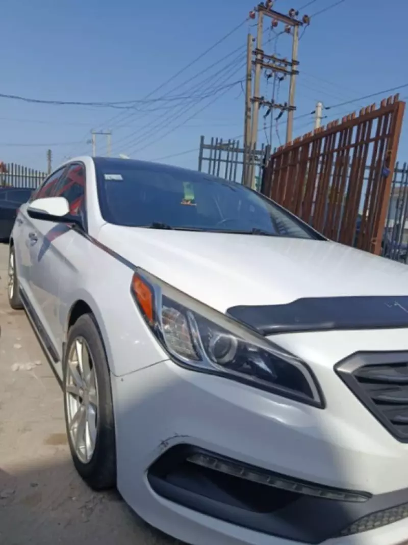 Hyundai Sonata   - 2016