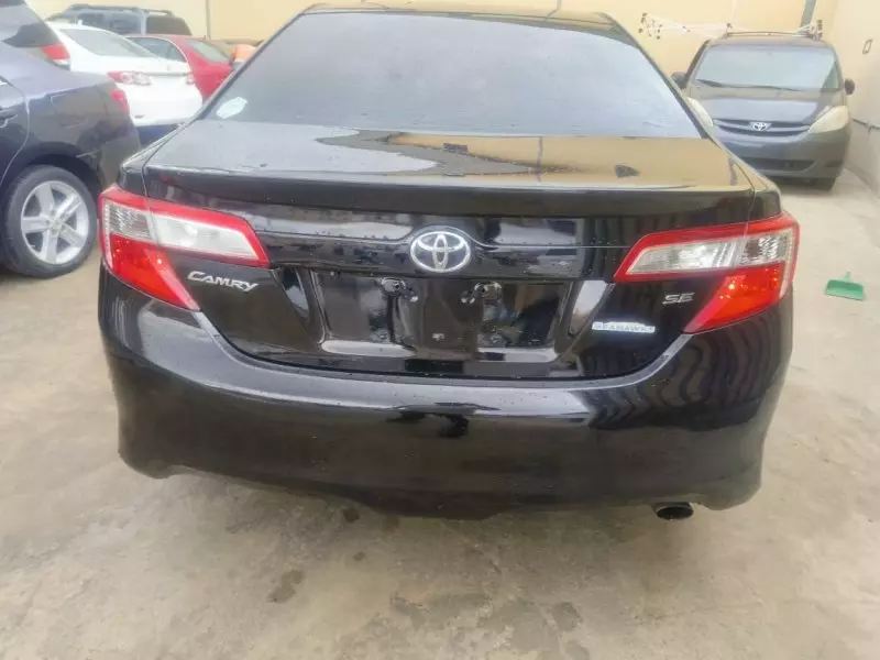 Toyota Camry   - 2014