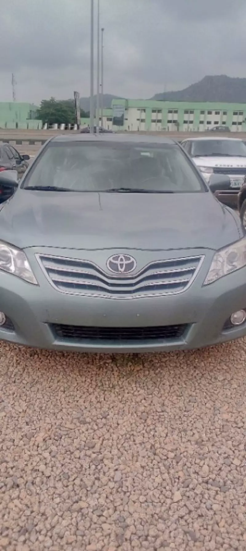 Toyota Camry   - 2010