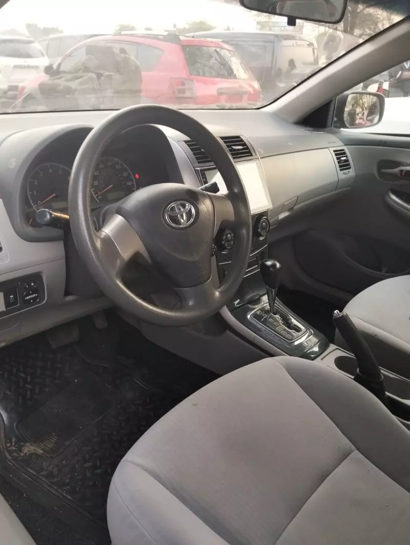 Toyota Corolla   - 2010
