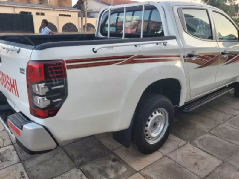 Mitsubishi L200   - 2020