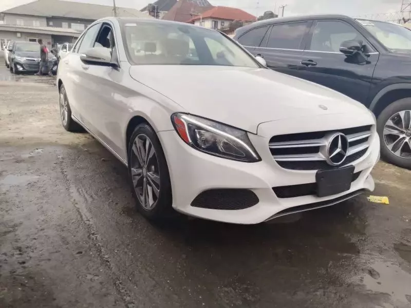 Mercedes-Benz C 300   - 2015