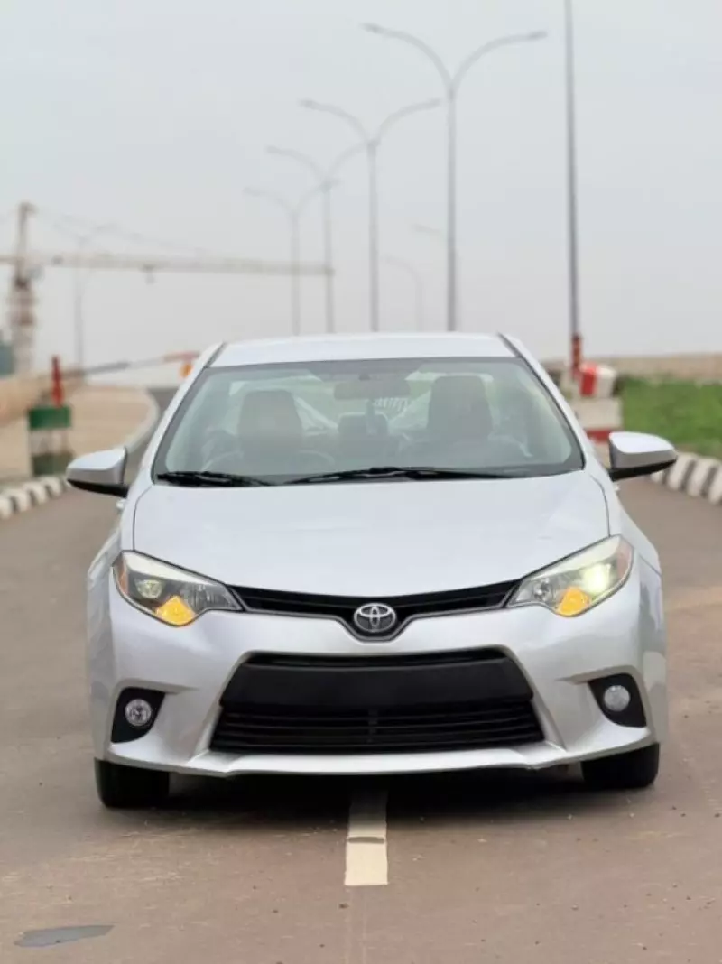 Toyota Corolla   - 2016