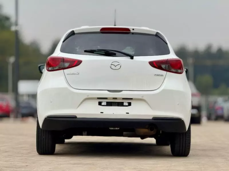 Mazda 2   - 2020