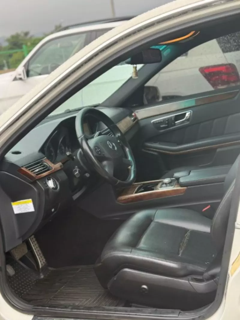 Mercedes-Benz E 350   - 2010