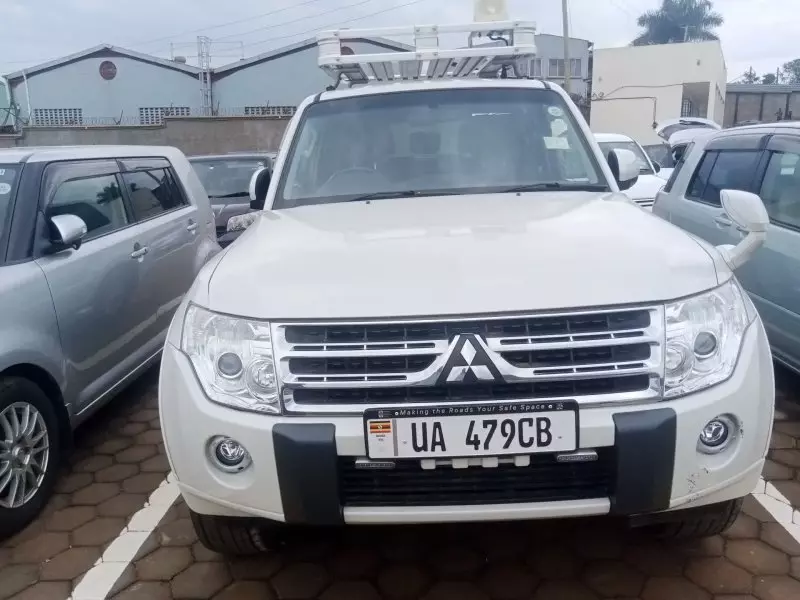 Mitsubishi Pajero   - 2010