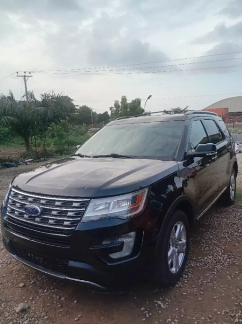 Ford Explorer XLT 3.5L   - 2017