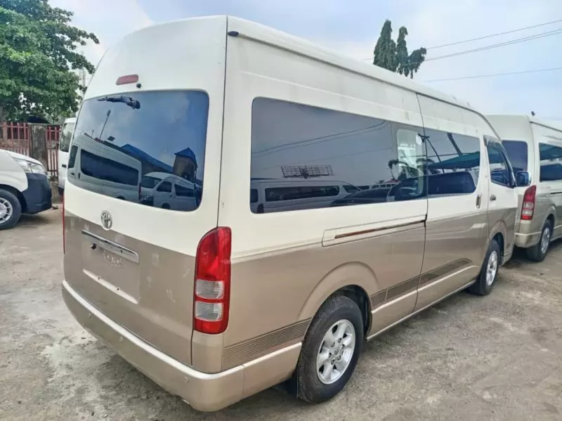 Toyota Hiace   - 2018