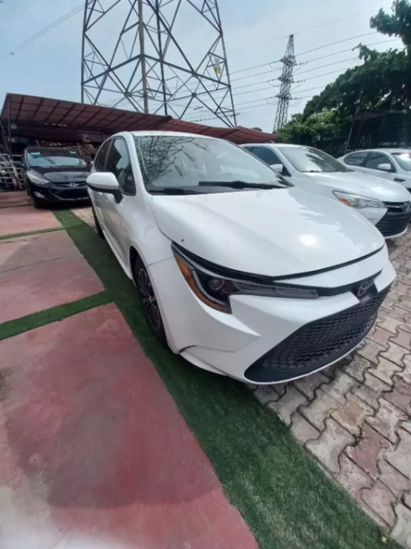 Toyota Camry   - 2019
