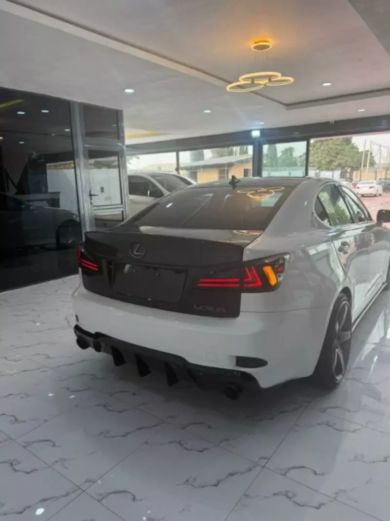 Lexus IS   - 2010