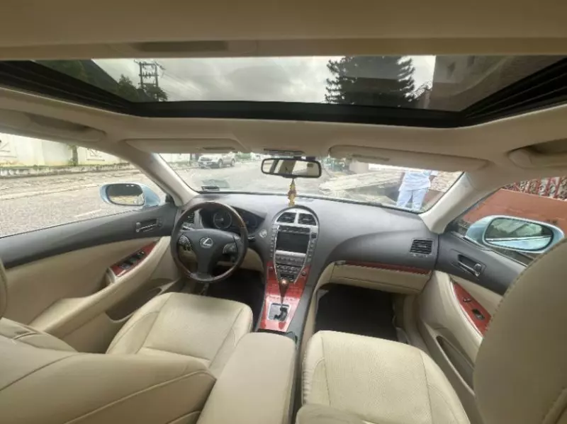 Lexus ES 350   - 2011
