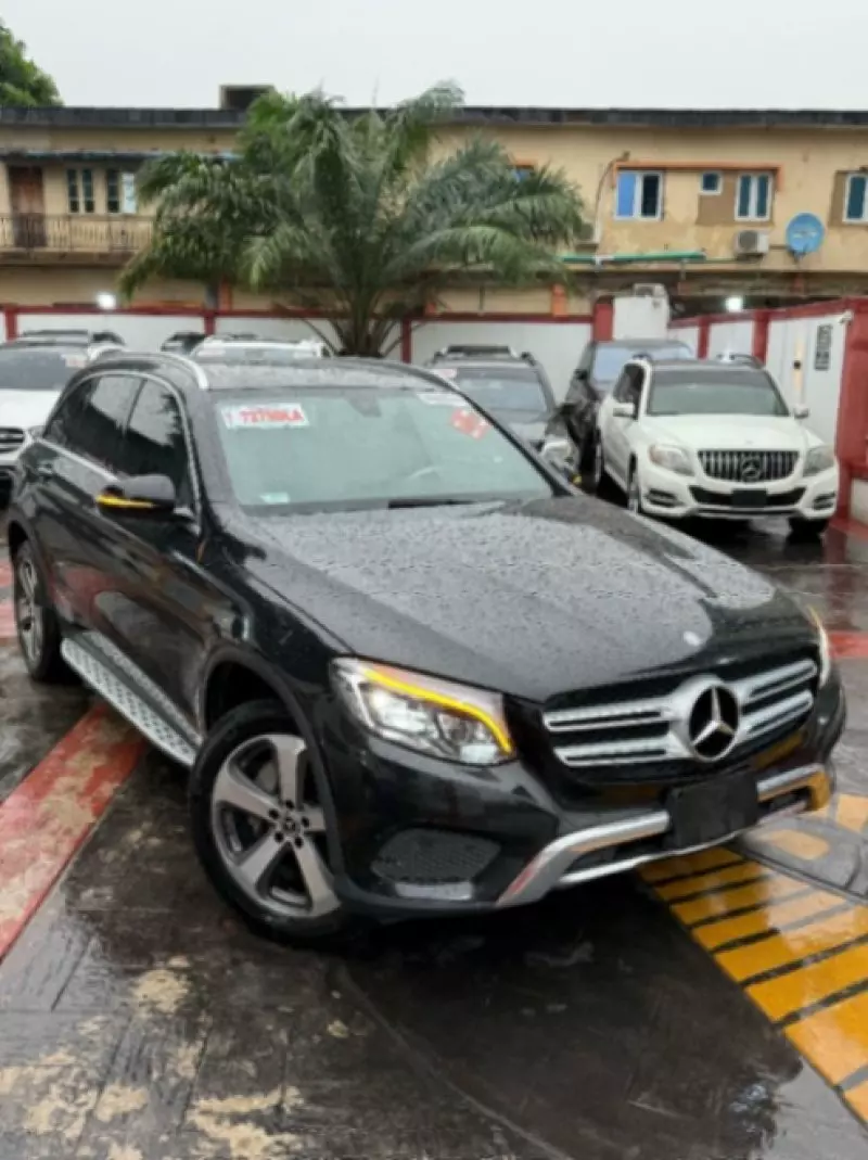 Mercedes-Benz GLC 300   - 2017