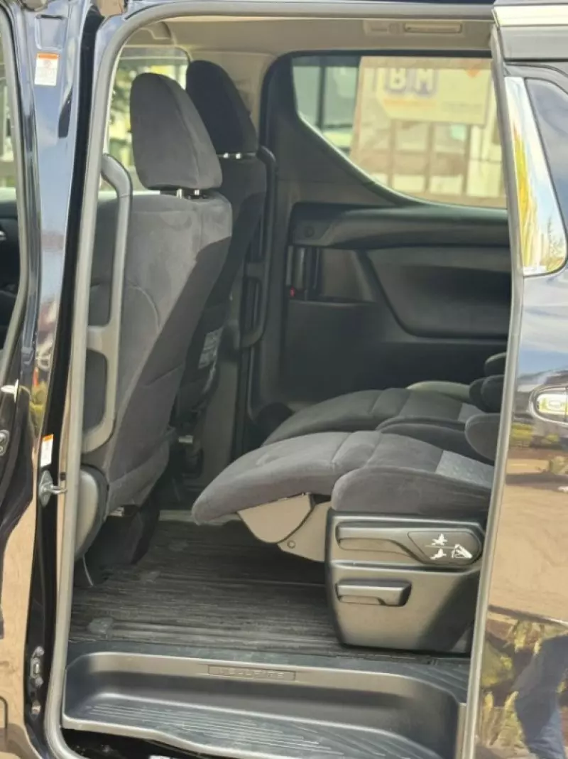 Toyota Vellfire    - 2018