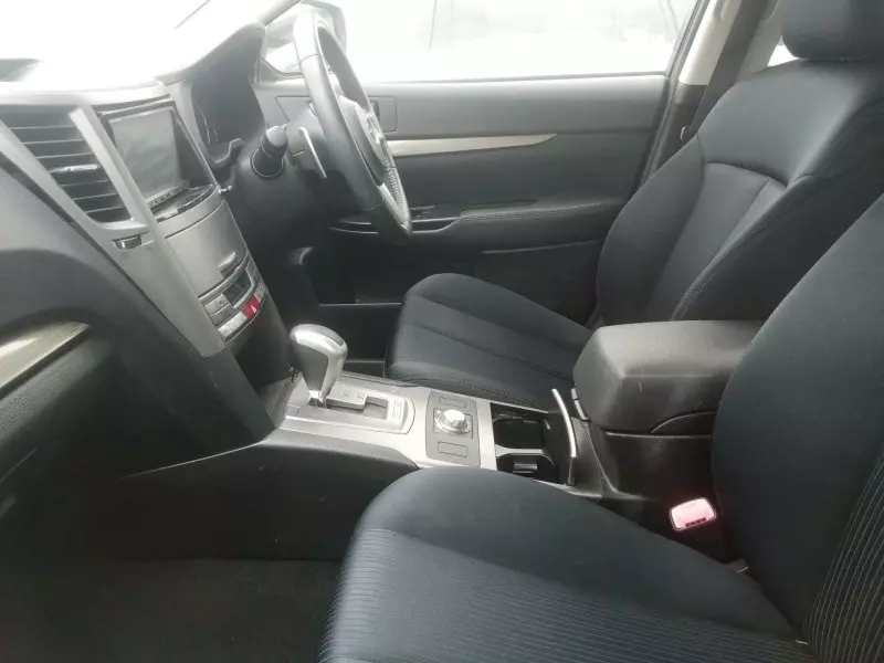 Subaru Legacy   - 2011