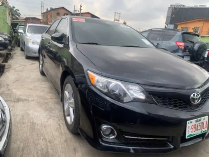 Toyota Camry   - 2014