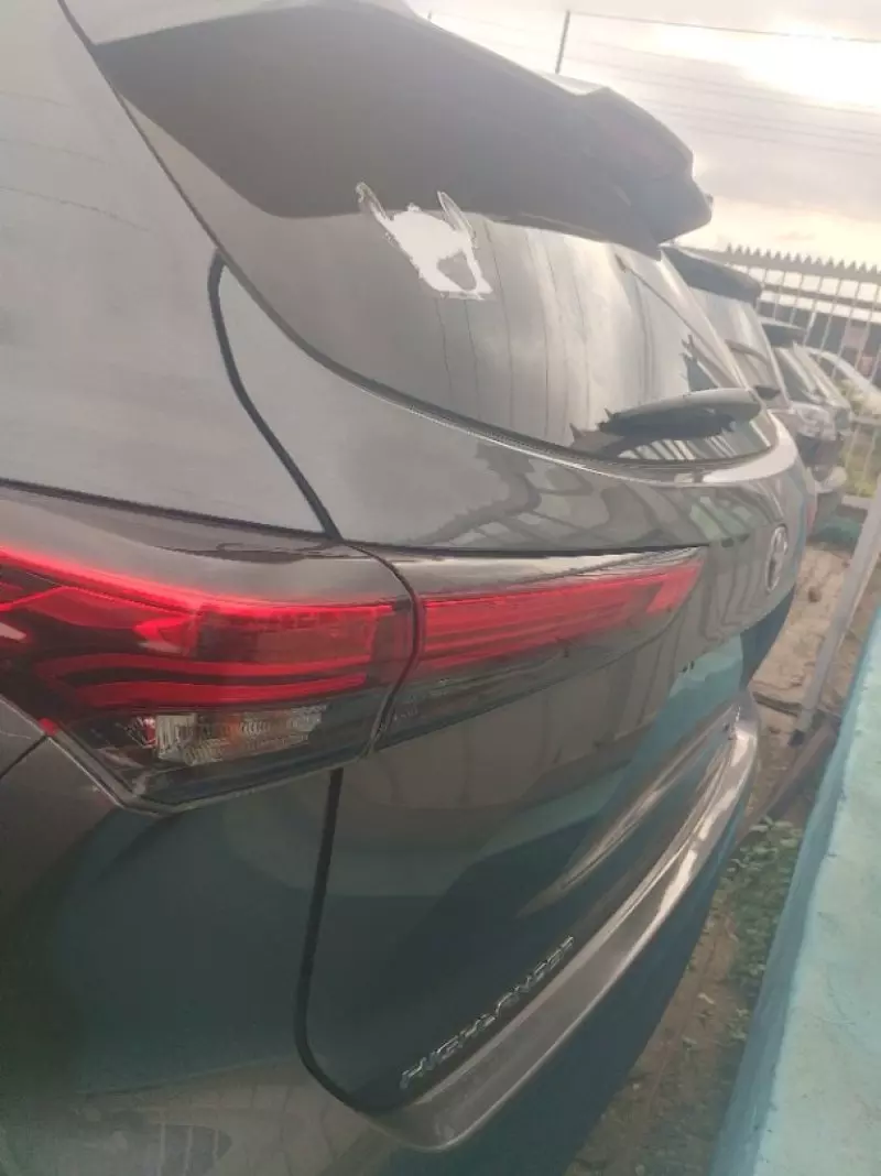 Toyota Highlander   - 2020