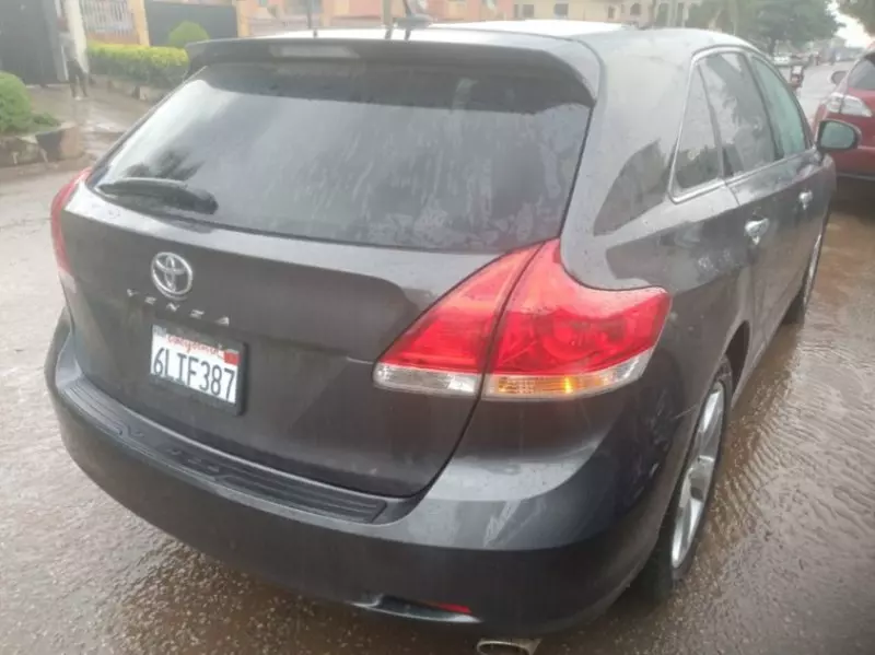 Toyota Venza   - 2010
