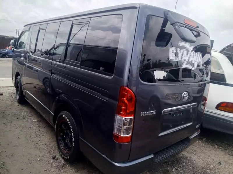 Toyota Hiace   - 2012