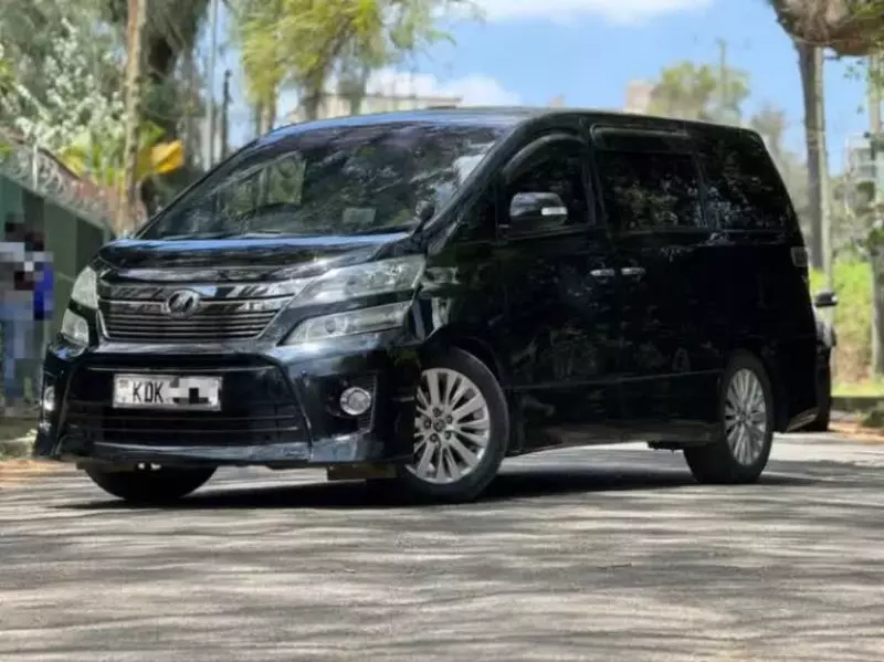 Toyota Vellfire    - 2014