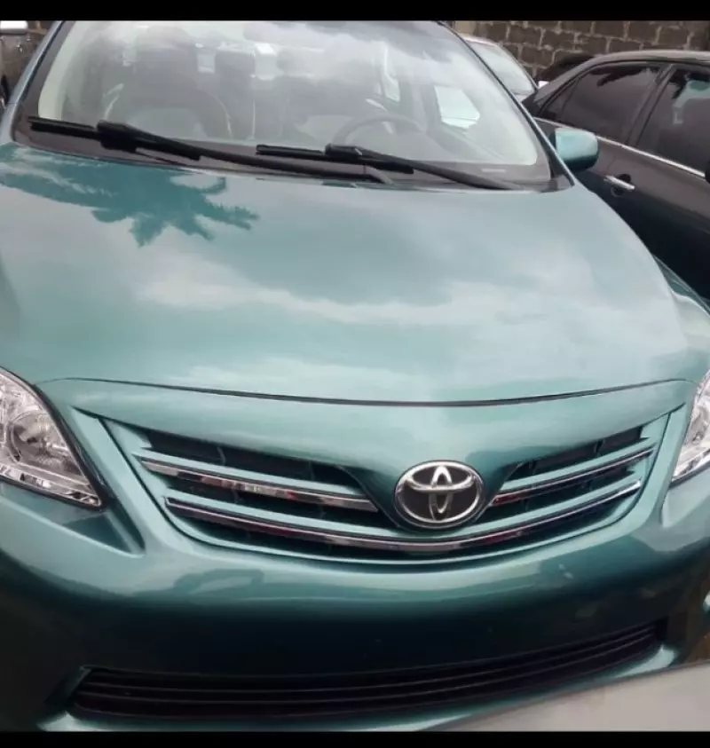 Toyota Corolla   - 2010