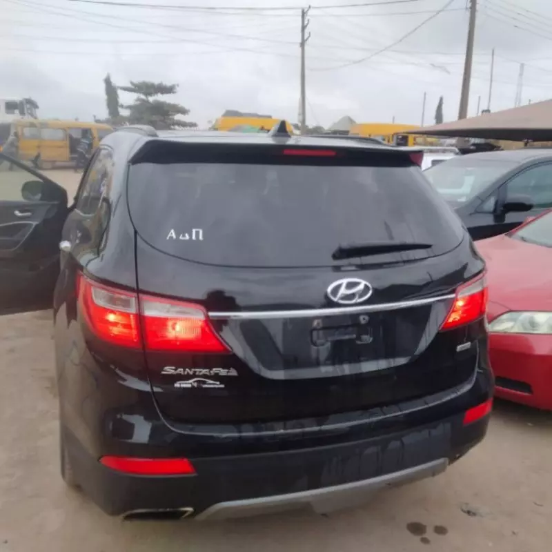 Hyundai Santa Fe   - 2013