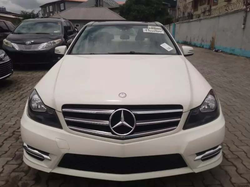 Mercedes-Benz C 300   - 2012