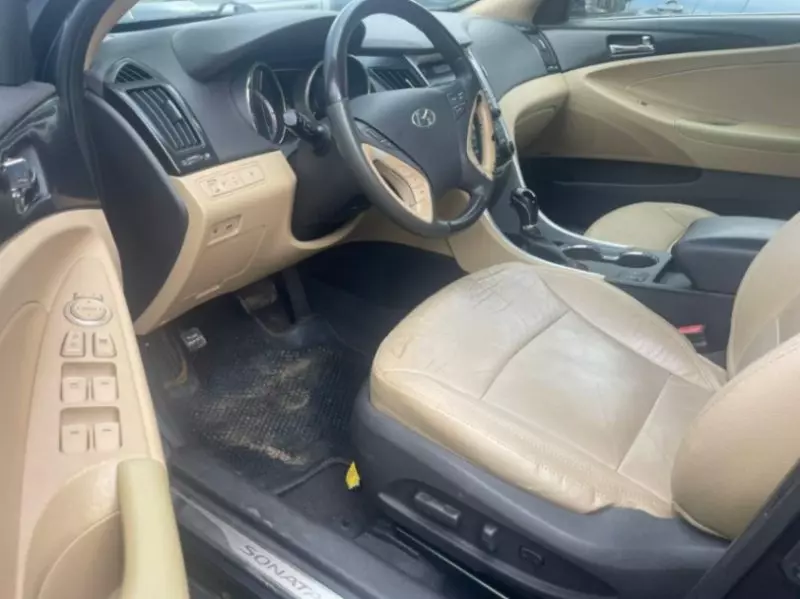 Hyundai Sonata   - 2013