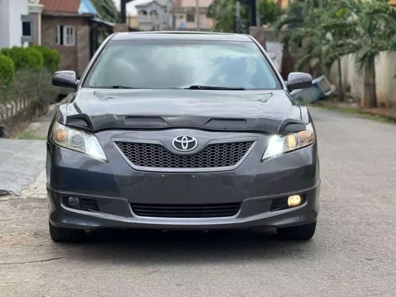 Toyota Camry   - 2009