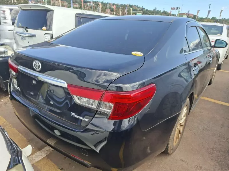 Toyota Mark X   - 2013