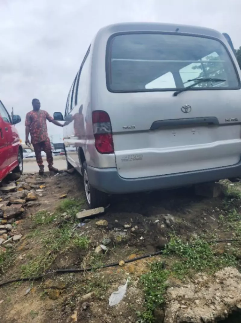 Toyota Hiace   - 2006