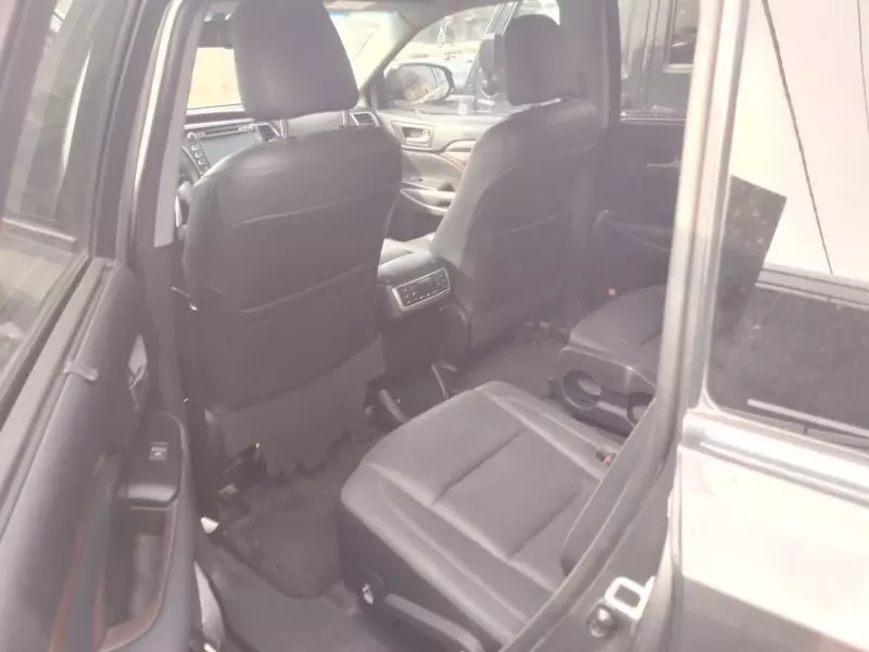 Toyota Highlander   - 2014