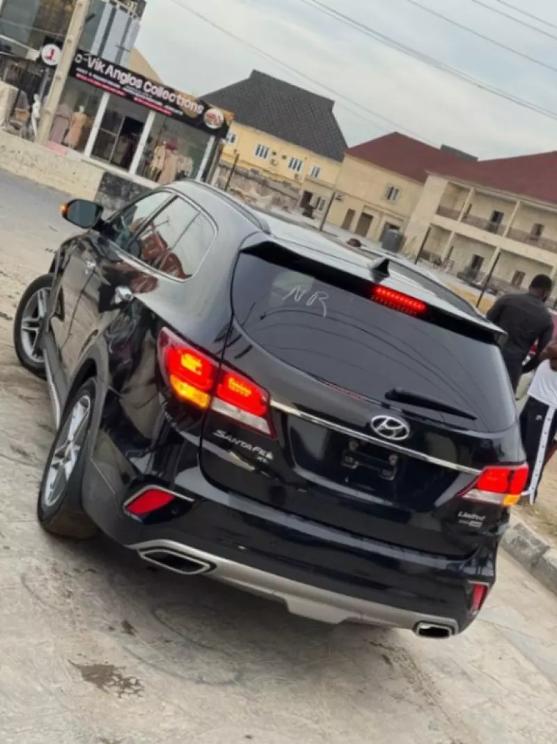 Hyundai Santa FE   - 2019