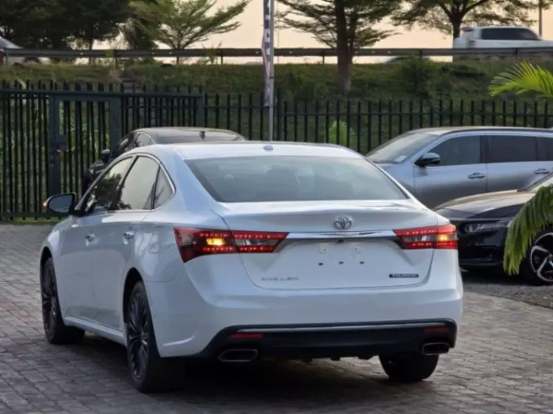 Toyota Avalon