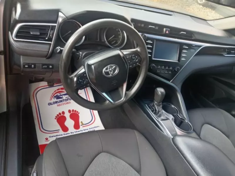 Toyota Camry   - 2018