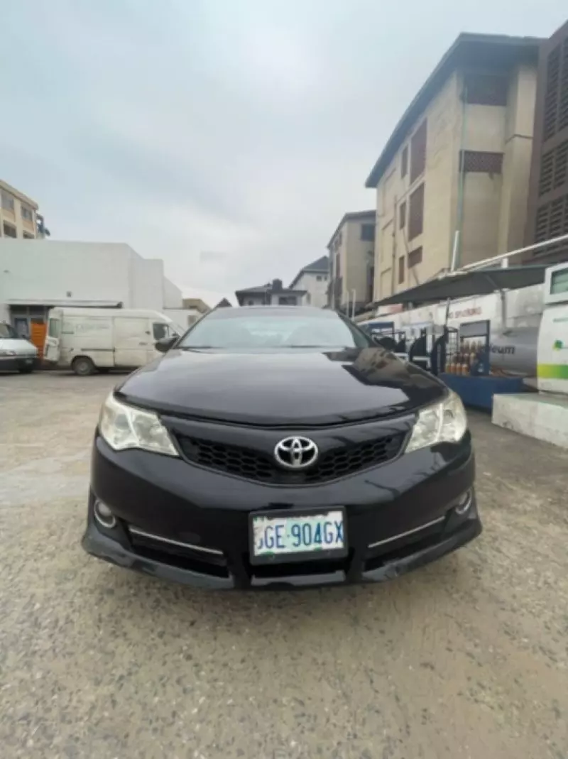 Toyota Camry   - 2013