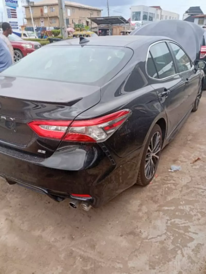 Toyota Camry   - 2019