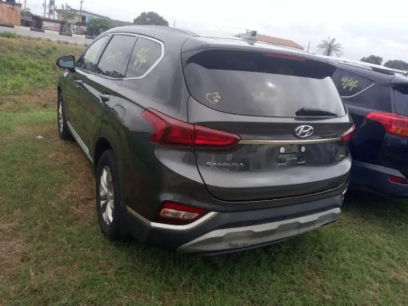Hyundai Santa Fe   - 2020
