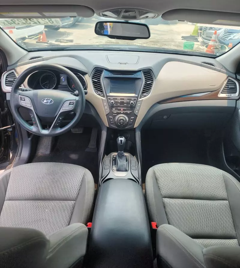 Hyundai Santa Fe   - 2019