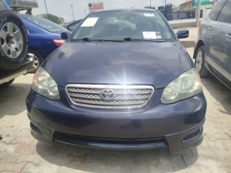 Toyota Corolla   - 2005