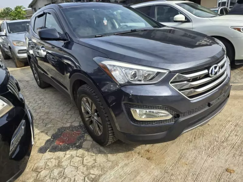 Hyundai Santa FE   - 2015