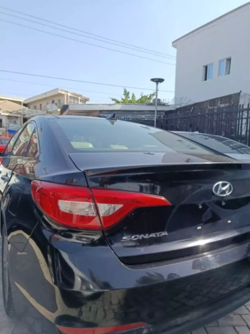 Hyundai Sonata   - 2016