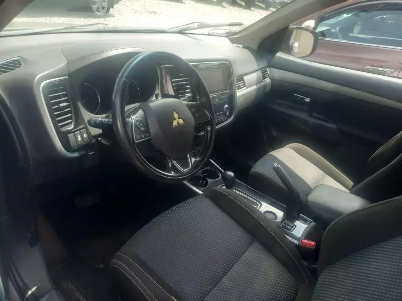 Mitsubishi OUTLANDER   - 2017