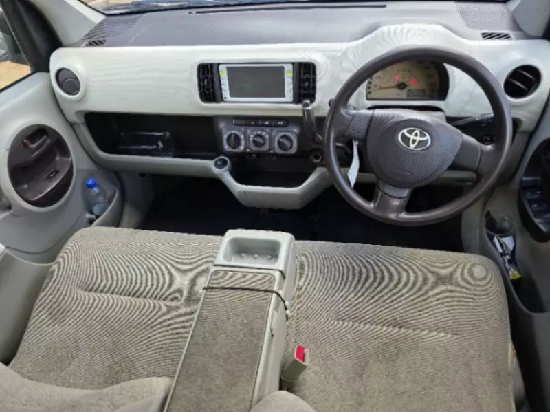 Toyota Passo   - 2012
