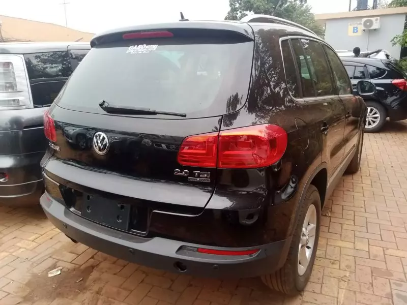 Volkswagen Tiguan   - 2014