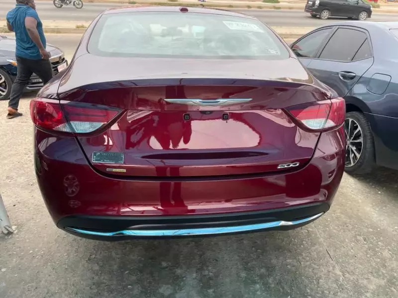 Chrysler 200