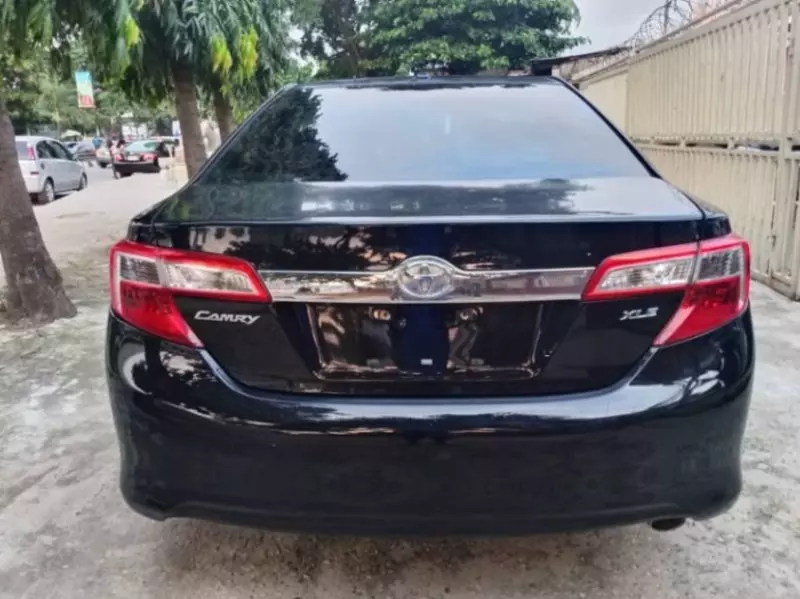 Toyota Camry   - 2013