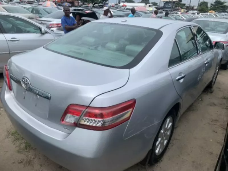 Toyota Camry   - 2009