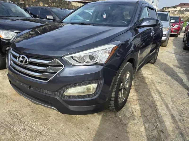 Hyundai Santa FE   - 2015